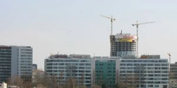 SkyTower creşte văzând cu ochii