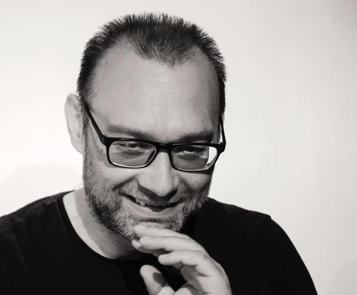 A murit regizorul Bogdan Budeș, de la Teatrul de Artă din București