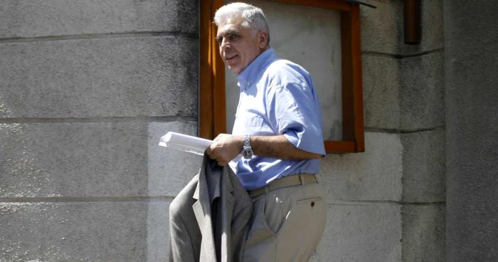 
		    Adrian Severin a aflat astăzi de la procurorii DNA noile acuzații care i se aduc   FOTO: Mediafax