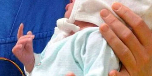 Tânăra a adus pe lume o fetiţă perfect sănătoasă