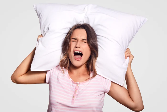 Pot exista probleme serioase de sănătate din cauza dormitului cu gura deschisă / FOTO: Freepik