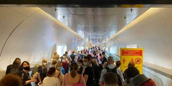 aglomeratie  henri coanda aeroport