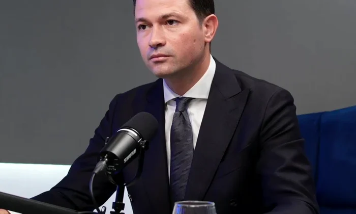 robert sighiartau png