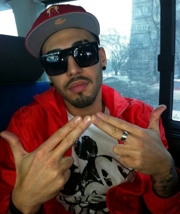 Alex Velea, cu verigheta pe mână.