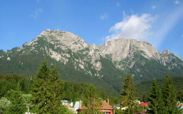 Românii pot alege între mai multe oferte pe litoral sau pe Valea Prahovei în vacanţa de 1 Mai 2015 FOTO pozebusteni.wordpress.com