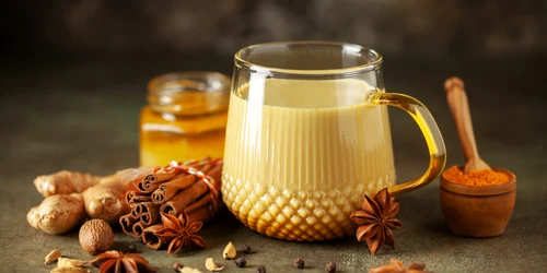 Lapte auriu - lapte cu turmeric FOTO Shutterstock