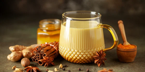 Lapte auriu - lapte cu turmeric FOTO Shutterstock 