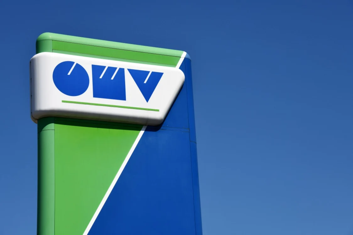 Sigla OMV de la o benzinărie