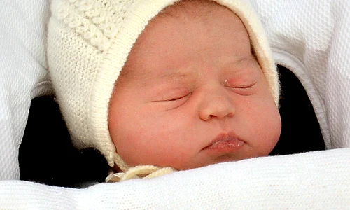 Ducesa de Cambridge, soţia prinţului William, a născut o fetiţă, sâmbătă, la maternitatea St  Mary din Londra jpeg