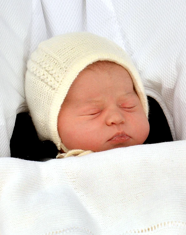 Ducesa de Cambridge, soţia prinţului William, a născut o fetiţă, sâmbătă, la maternitatea St. Mary din Londra