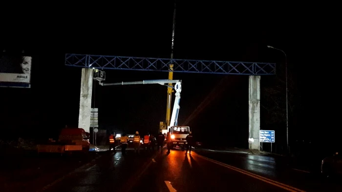 Se demolează poarta de intrare în Timişoara