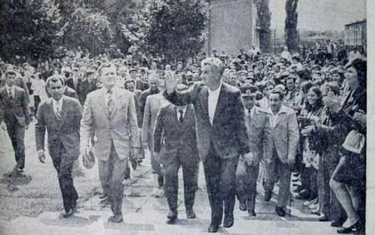 Nicolae Ceauşescu în timpul aşa-zisei vizite de lucru în Valea Jiului. Foto: Scânteia.