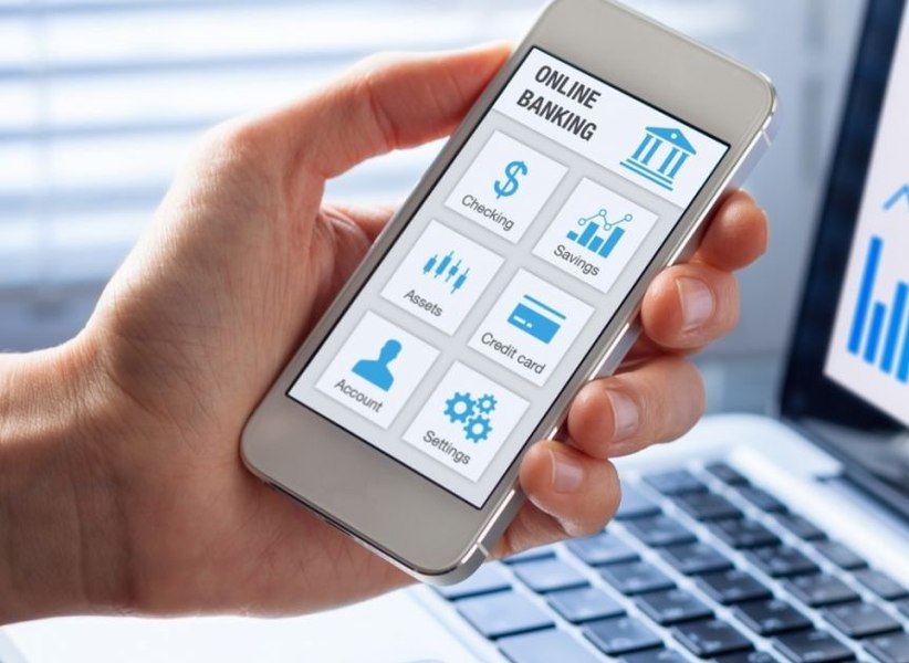 Cum a reușit șoferul unei mașini de gunoi să obțină acces în aplicațiile bancare și să contracteze credite de peste 110.000 de lei în numele a două persoane