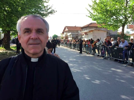 Preotul catolic monsenior Ieronim Iacob - vicar de Dobrogea - în Bulgaria la vizita Papei Francisc 6 mai 2019 Sursa Facebook I.I.