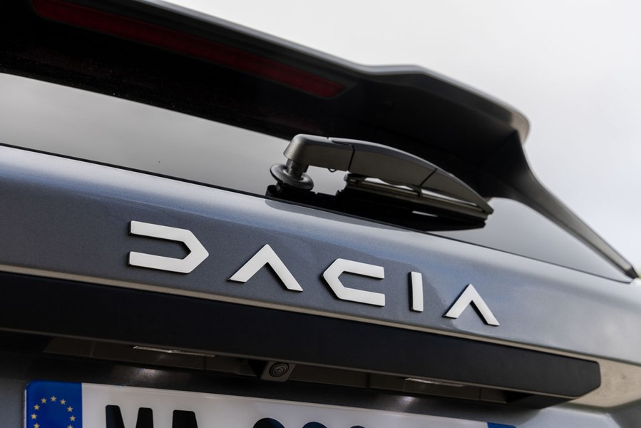 Automobilele Dacia iau cu avânt Europa: vânzările s-au majorat cu 7,6% în luna noiembrie