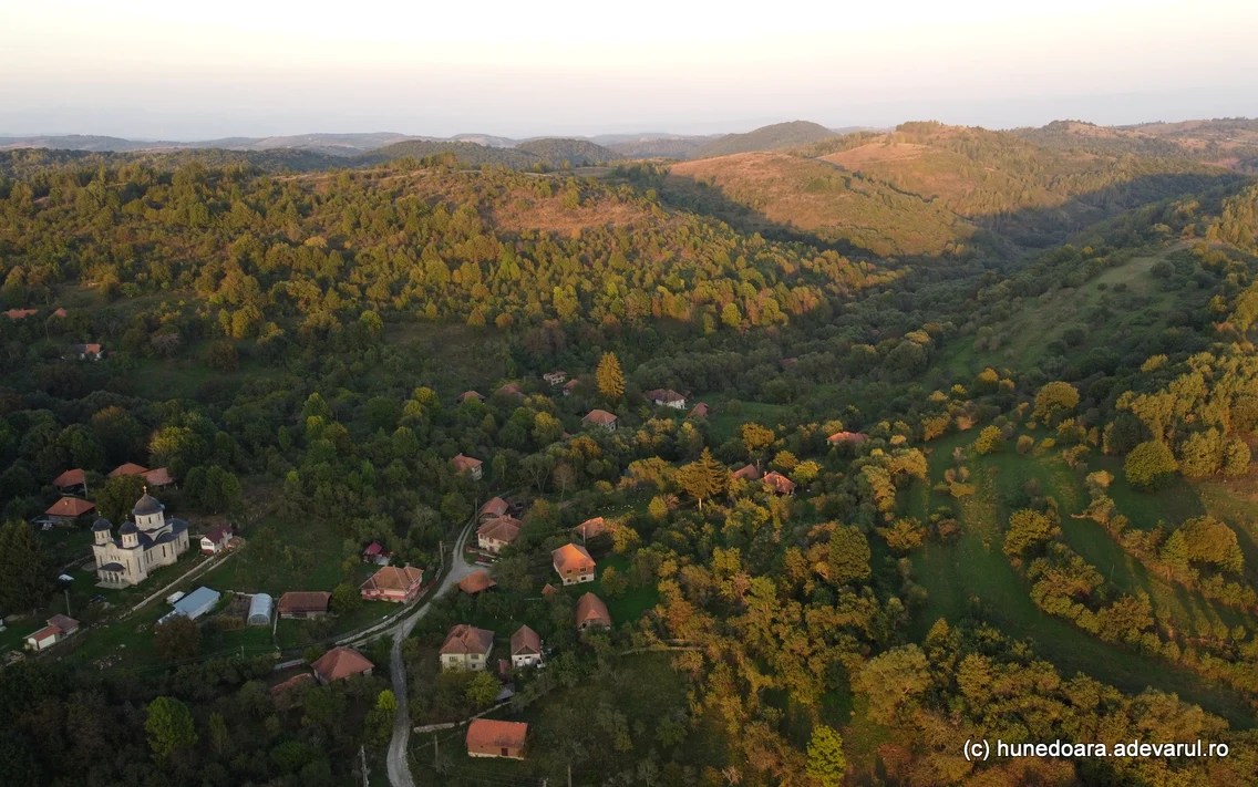 Satul Alun, Hunedoara  Foto Daniel Guță  ADEVĂRUL (165) JPG