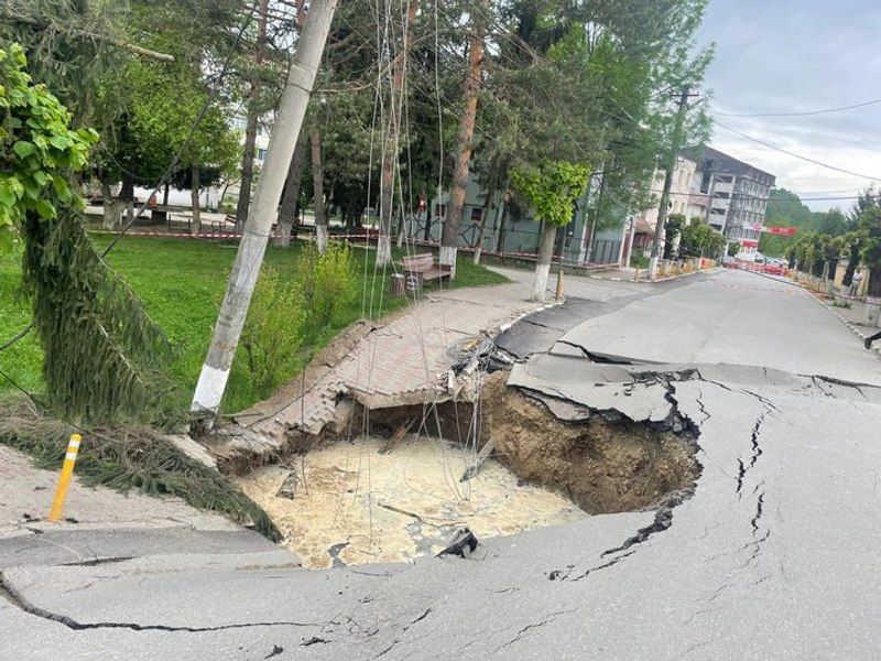 Surparea de la Slănic, reparată cu fonduri de la Guvern. Cât se alocă pentru stabilizarea solului