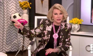 Starea de sănătatea a lui Joan Rivers e precară jpeg