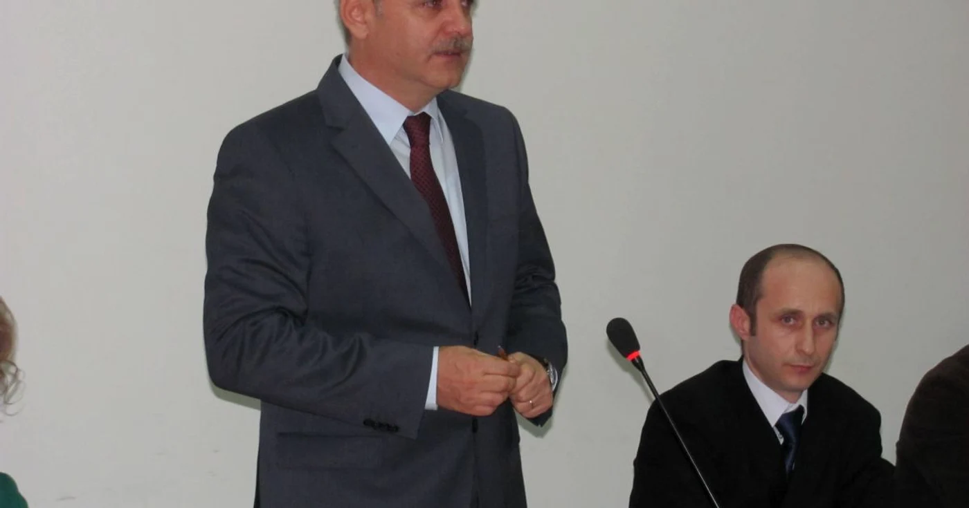 Adrian Gâdea (dreapta)i-a luat scaunul lui Liviu Dragnea foto: Claudiu Dumitrache