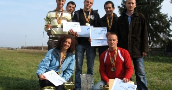 Târgu-Mureş: Campioni din nou la paraşutism