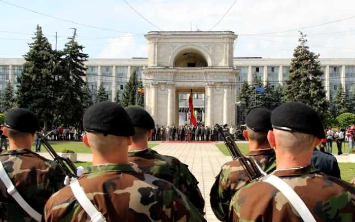 70
de studenţi în anul I ai Academiei Militare „Alexandru cel Bun” au depus astăzi jurământul militar Foto: Gov.md