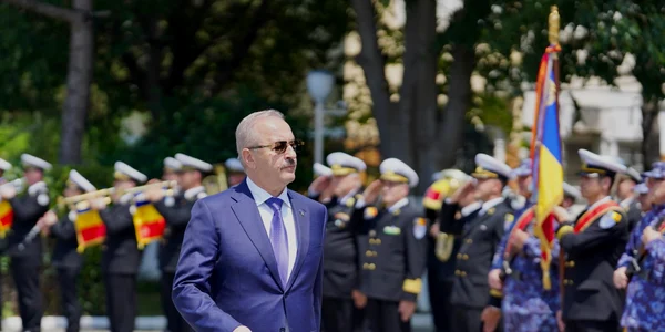 dincu facebook jpg