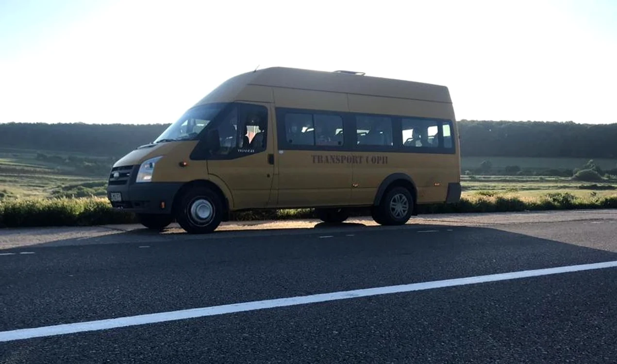 Microbuzul a fost golit de elevi, care au fost transportați la școală cu un alt mijloc de transportFotografii: Poliția Română