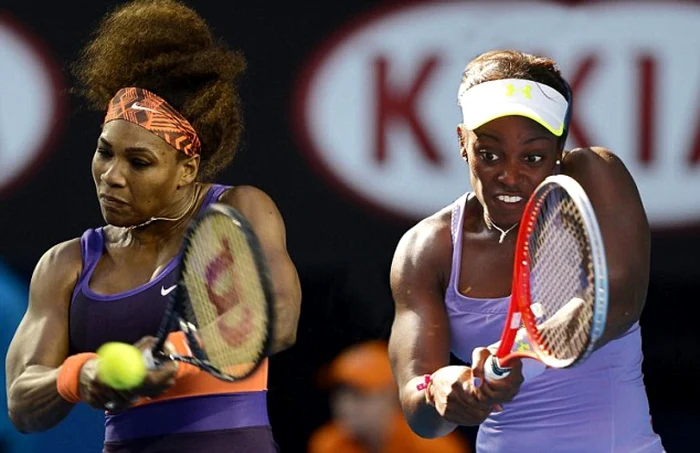 Serena Williams (stânga) şi Sloane Stephens FOTO dailymail.co.uk