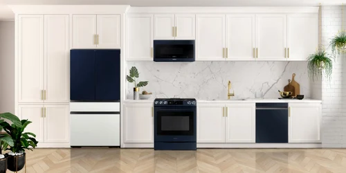 Bucatarie utilata cu electrocasnice Samsung Bespoke
