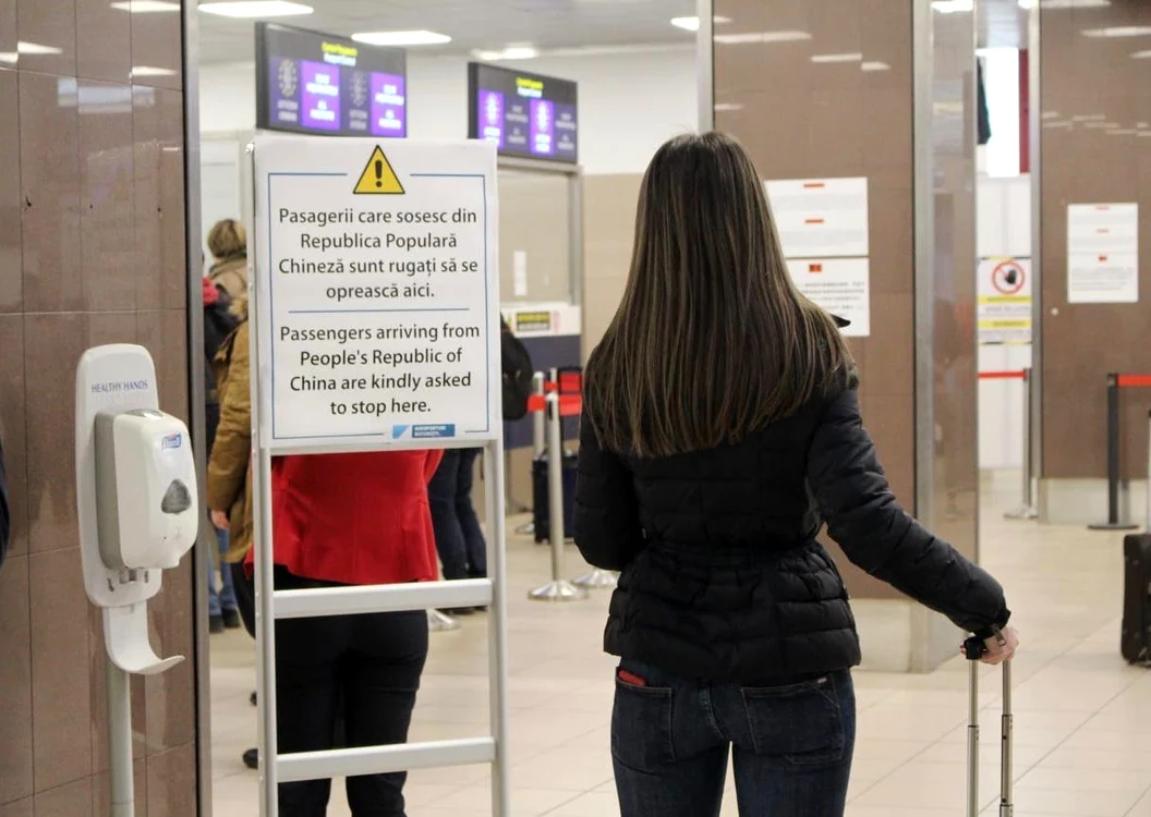 În Areoportul Otopeni au fost puse materiale informative pentru pasageri despre coronavirus