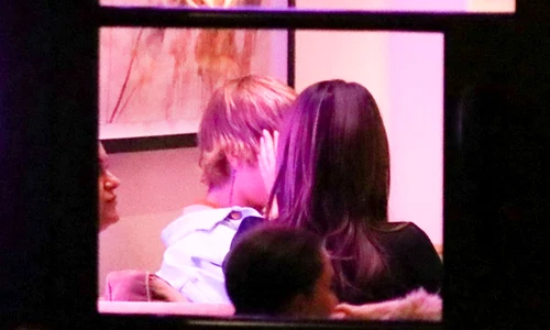 Justin Bieber and Selena Gomez cuddle up on a romantic dinner date for Valentine's Day jpeg