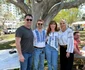 Soțul vedetei, medicul stomatolog american, Steve Schroeter, a ajutat cu tot ce a putut și el