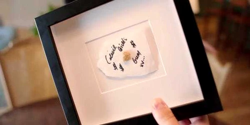 2 guma de mestecat jpg jpeg