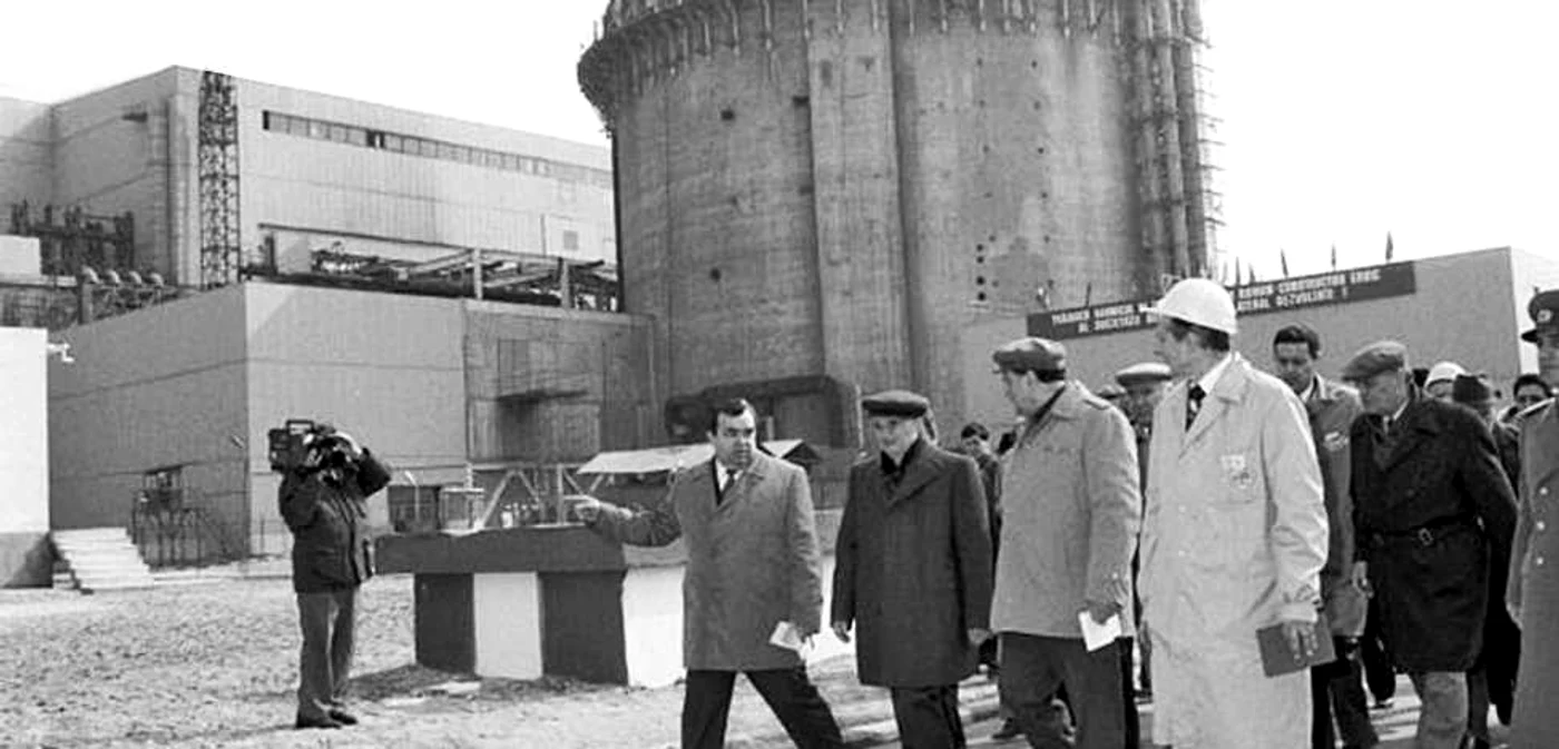 Comuniştii au investit sume colosale în cercetare şi industrializare, unele dintre obiective fiind şi acum importante, precum centrala nucleară de la Cernavodă