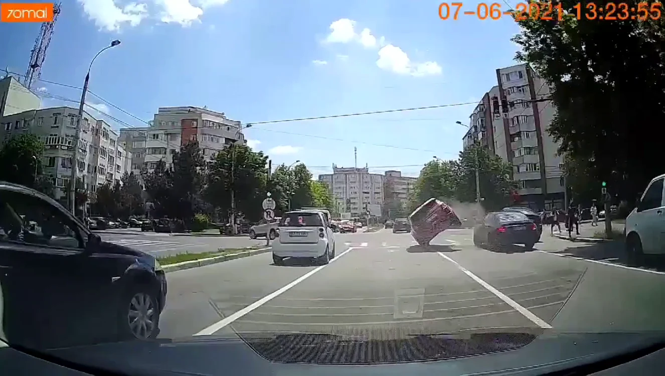 Coliziunea a fost surprinsă cu o cameră de bord / Dan Ungureanu