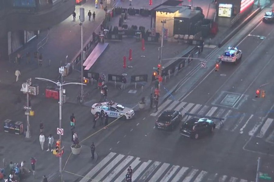 Focuri de armă în Times Square. Trei persoane au fost grav rănite, după ce un bărbat înarmat a deschis focul 
