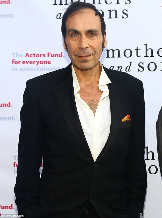 Taylor Negron a pierdut bătălia cu cancerul la vârsta de 57 de ani