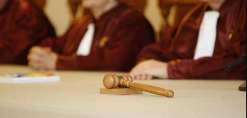 CCR discută sesizarea Instanţei supreme privind pensiile speciale