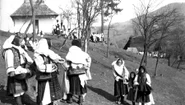 Romani in sarbatoare foto Romulus Vuia Muzeul Etnografic al Transilvaniei 1 jpg