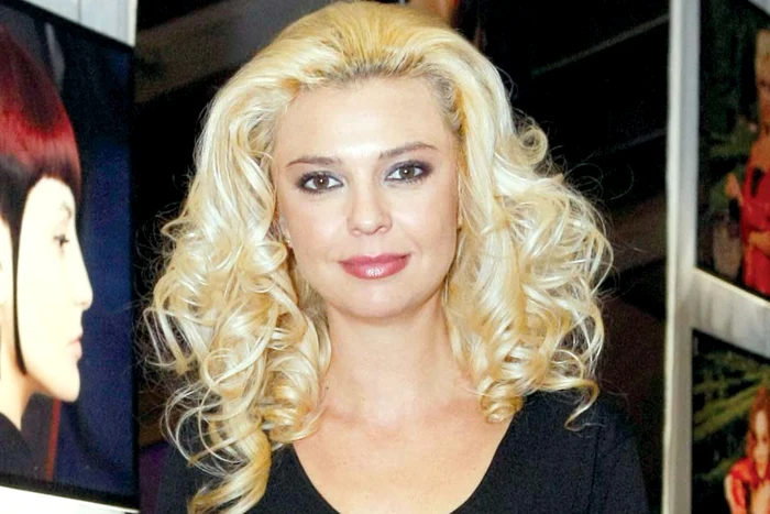 
    Actriţa a susţinut  un concert  chiar de ziua ei  