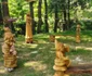 Parcul de aventură Cerna din Vaideeni - Vâlcea după a patra ediţie a festivalului naţional de sculptură cu drujba - cu mobilier sub formă de personaje din basme Foto Adevărul