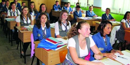 Sute de elevi au participat la Academia Şcolilor din Europa Centrală