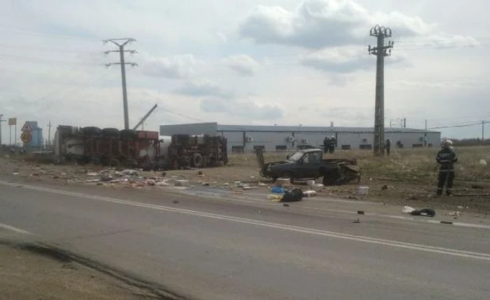 
    Cisternă răsturnată la Buzău  