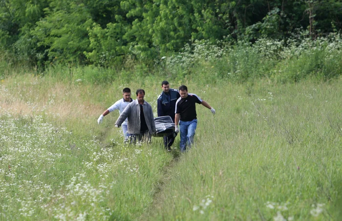 Bărbatul murise împuşcat, nu din cauza unui atac de cord, aşa cum a crezut asistenta de la Ambulanţa Bereşti