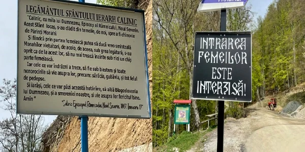 Indicatoarele de la baza muntelui pe care se află Mănăstirea Frăsinei - Vâlcea prin care se interzice accesul femeilor Foto colaj