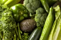 legume verzi avocado salata castraveti ardei gras shutterstock