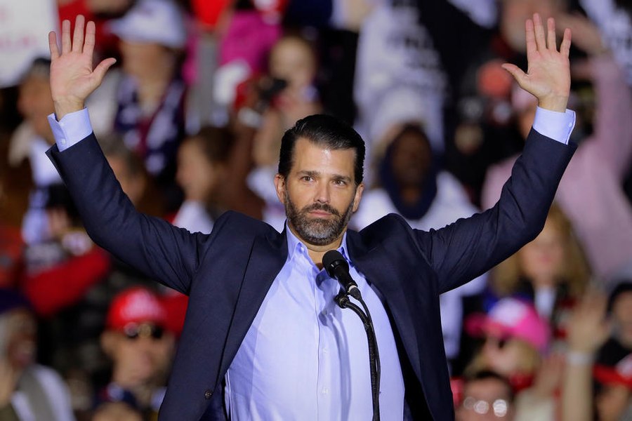 Numerele personale ale unor lideri politici precum Donald Trump jr. și premierul Australiei, dezvăluite pe un site care folosește AI pentru colectarea de date