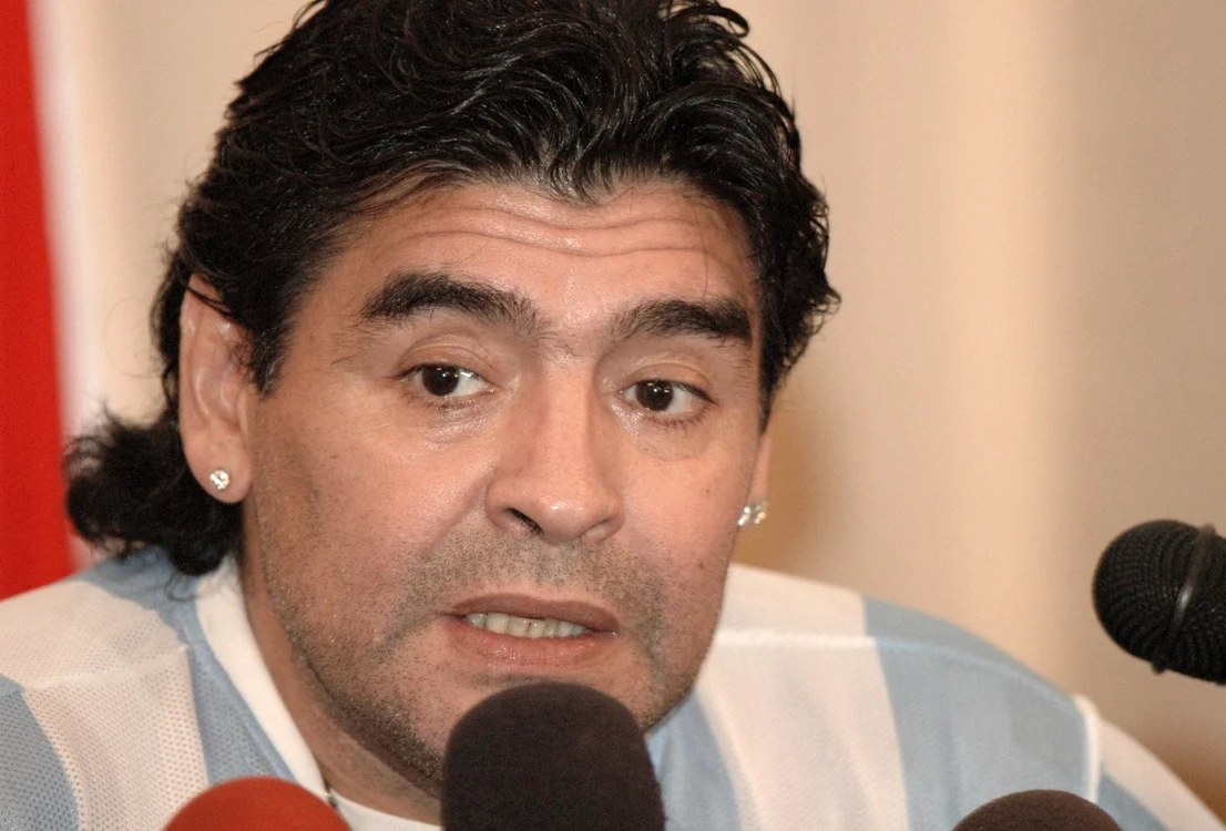 Diego Maradona este urmărit de Fiscul italian FOTO Reuters