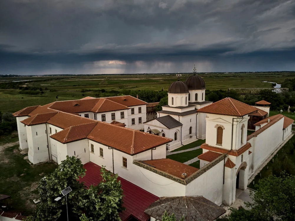 1 foto manastirea comana dragos grigore jpg jpeg