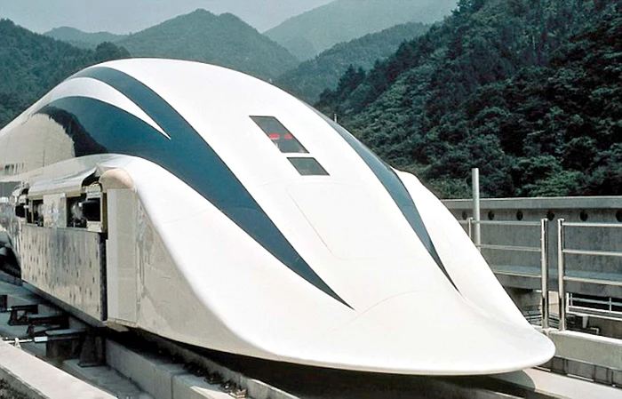 
    Japonezii au anunţat recent că vor să lanseze trenul care merge cu 500 de km/h.  